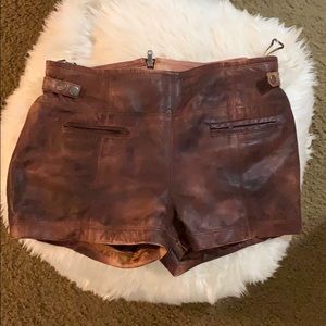 Zip leather shorts